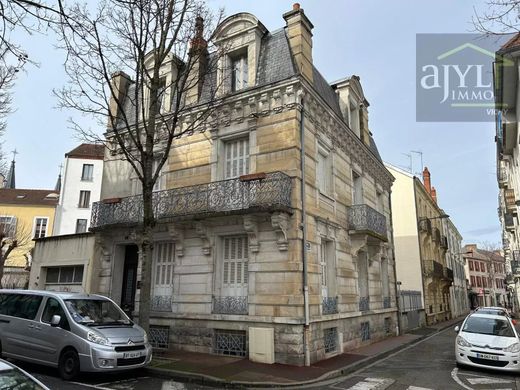 Вилла, Виши, Allier