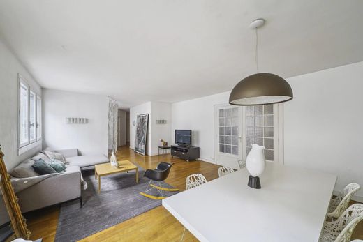 Apartment / Etagenwohnung in Villeurbanne, Rhône