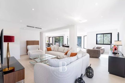 Villa en Valbonne, Alpes Marítimos