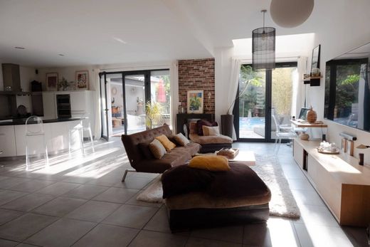 Luxury home in Arles, Bouches-du-Rhône