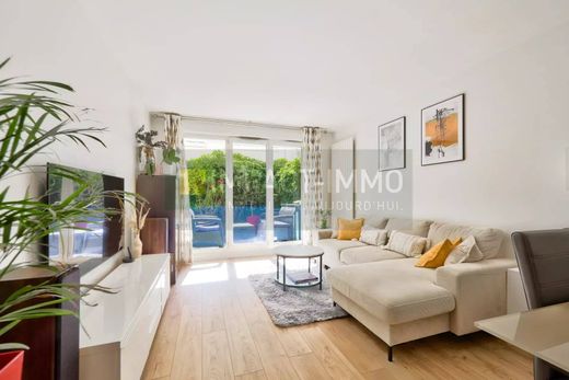 Appartamento a Courbevoie, Hauts-de-Seine