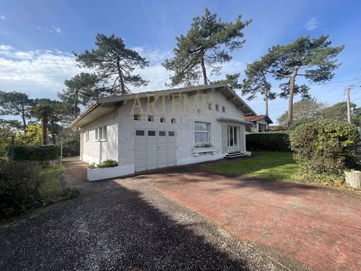 Luxury home in Pyla sur Mer, Gironde