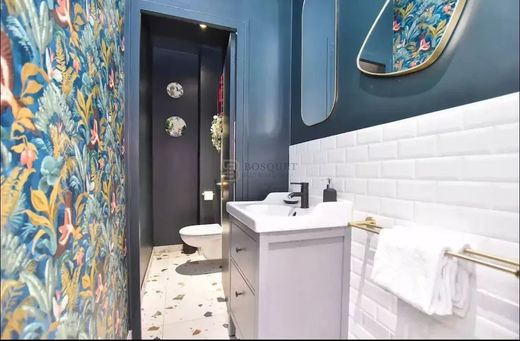 Apartment / Etagenwohnung in Montmartre, Abbesses, Grandes-Carrières, Paris