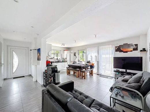 Casa di lusso a Divonne-les-Bains, Ain