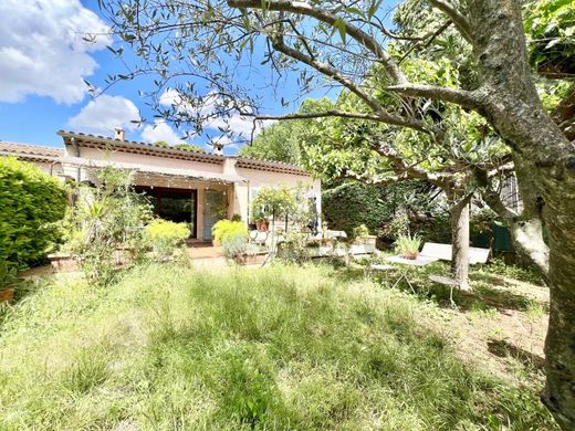 Villa en Brignoles, Var