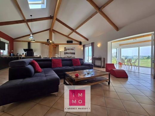 Luxury home in Lannemezan, Hautes-Pyrénées