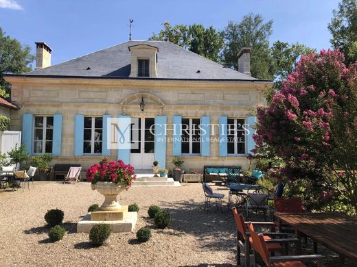 Luxury home in Montpon-Ménestérol, Dordogne
