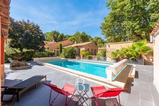 Luxury home in Pertuis, Vaucluse