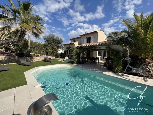 Luxe woning in Saint-Aygulf, Var