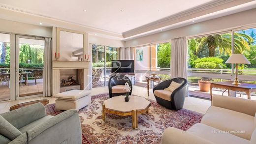 Apartment in Mandelieu-la-Napoule, Alpes-Maritimes