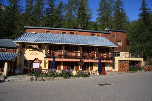 Saint-Dalmas-de-Tende, Alpes-Maritimesのホテル