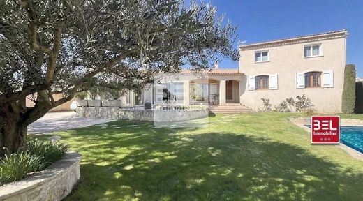 Villa Pont-Saint-Esprit, Gard