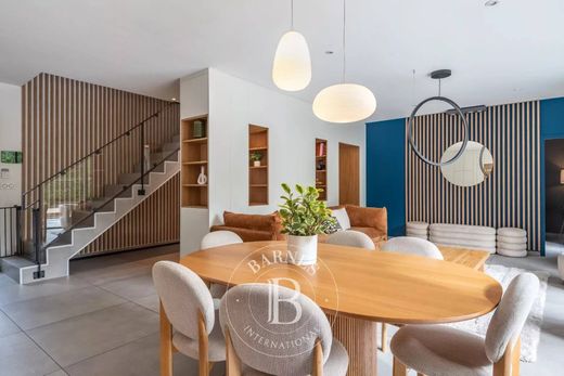 Luxe woning in Caluire-et-Cuire, Rhône