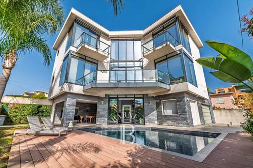 Villa in Cagnes-sur-Mer, Alpes-Maritimes