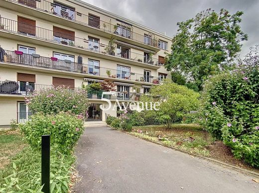 Apartment / Etagenwohnung in Saint-Maur-des-Fossés, Val-de-Marne