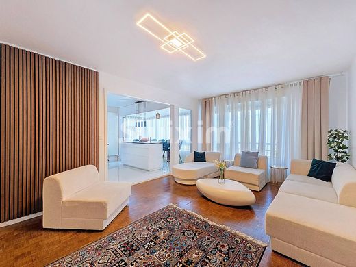 Apartment / Etagenwohnung in Saint-Genis-Pouilly, Ain