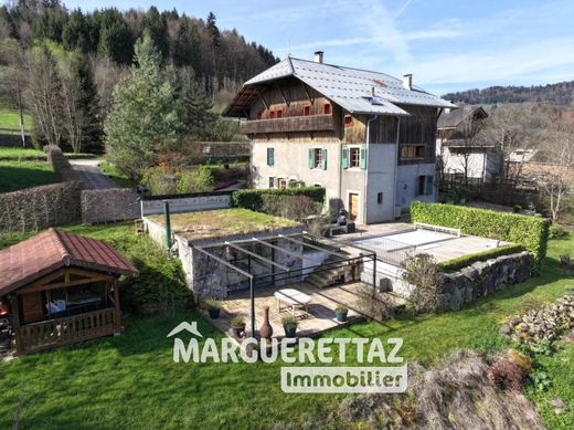 Landhaus / Bauernhof in La Rivière-Enverse, Haute-Savoie