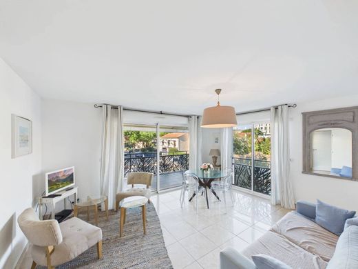 Appartement à Juan-les-Pins, Alpes-Maritimes