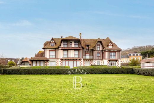 Apartment / Etagenwohnung in Benerville-sur-Mer, Calvados