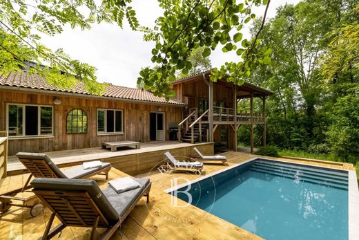 Luxury home in Saubion, Landes