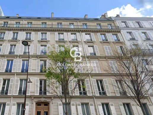 Apartment for rent per month in Neuilly-sur-Seine
