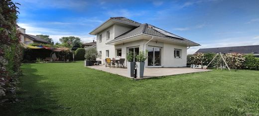 Villa a La Balme-de-Sillingy, Alta Savoia
