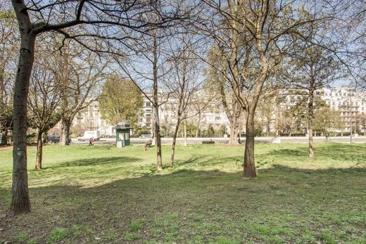 Apartment in La Muette, Auteuil, Porte Dauphine, Paris