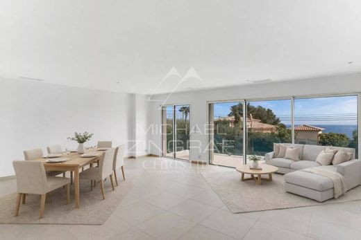 Luxury home in Cavalaire-sur-Mer, Var