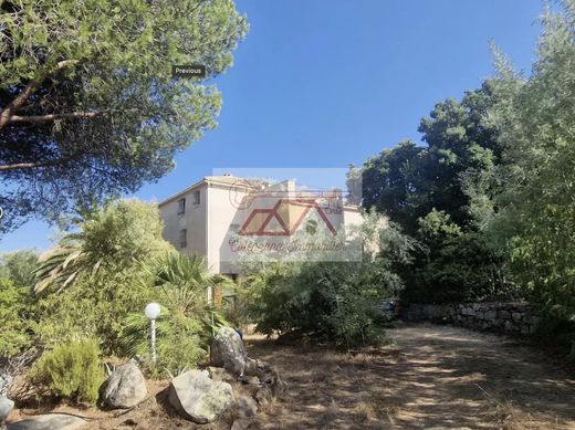 Maison de luxe à Solenzara, Corse-du-Sud