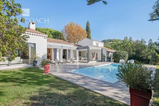 ‏בתי יוקרה ב  Carqueiranne, Var