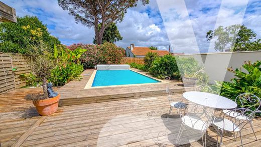 Luxury home in Gujan-Mestras, Gironde