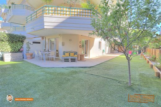 Piso / Apartamento en Villeneuve-Loubet, Alpes Marítimos