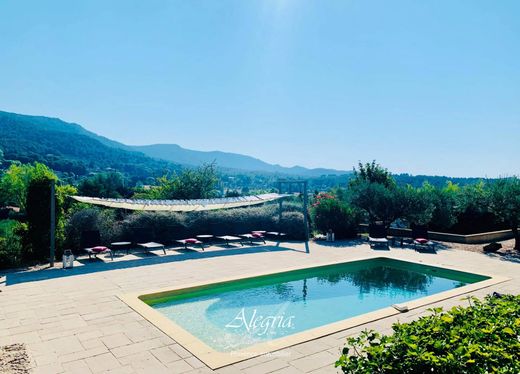 Luxury home in Cotignac, Var