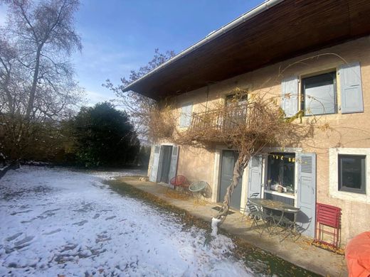 Luxe woning in Talloires, Haute-Savoie