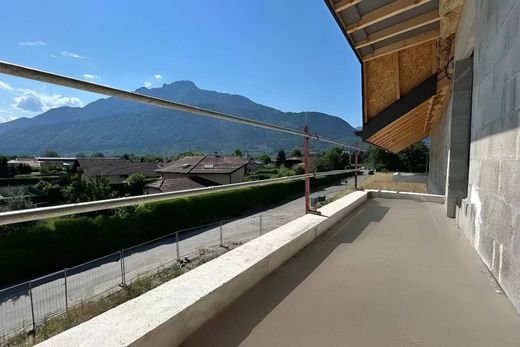 Duplex in Saint-Pierre-en-Faucigny, Haute-Savoie
