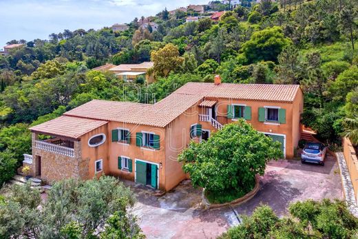 ‏בתי יוקרה ב  Saint-Raphaël, Var