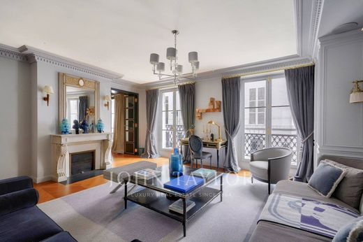 Apartment / Etagenwohnung in Champs-Elysées, Madeleine, Triangle d’or, Paris