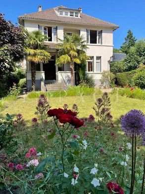 Casa de lujo en Enghien-les-Bains, Valle de Oise