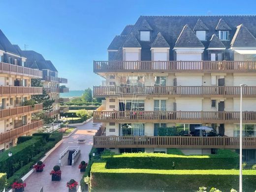 Apartment / Etagenwohnung in Deauville, Calvados