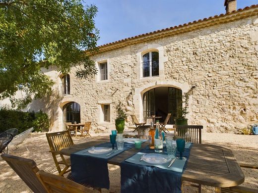 Rural or Farmhouse in Les Baux de Provence, Bouches-du-Rhône