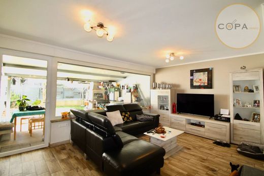 Luxury home for sale in Kayl