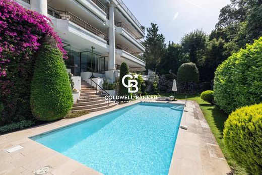Apartment / Etagenwohnung in Cannes, Alpes-Maritimes