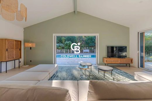 Luxury home in Pyla sur Mer, Gironde