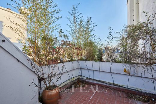Apartment in Saint-Germain, Odéon, Monnaie, Paris