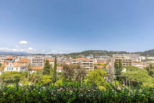 カンヌ, Alpes-Maritimesのアパートメント