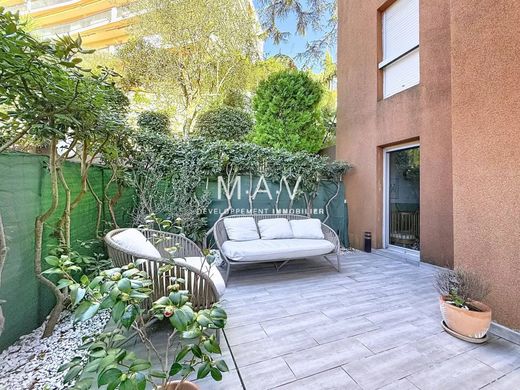 Apartment / Etagenwohnung in Nizza, Alpes-Maritimes