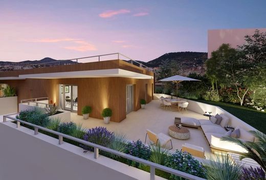 Apartment / Etagenwohnung in Nizza, Alpes-Maritimes
