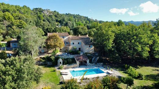 Maison de luxe à Moissac-Bellevue, Var