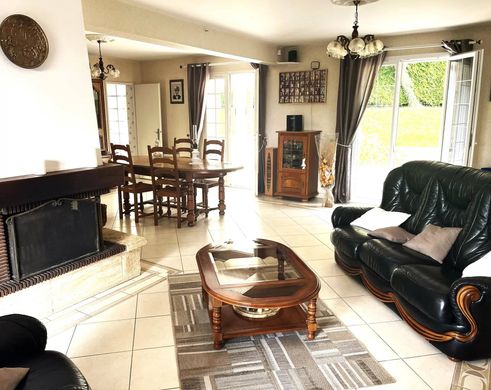 Casa di lusso a Les Clayes-sous-Bois, Yvelines