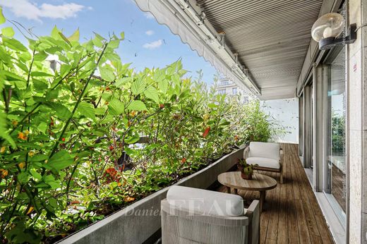 Apartment in La Muette, Auteuil, Porte Dauphine, Paris